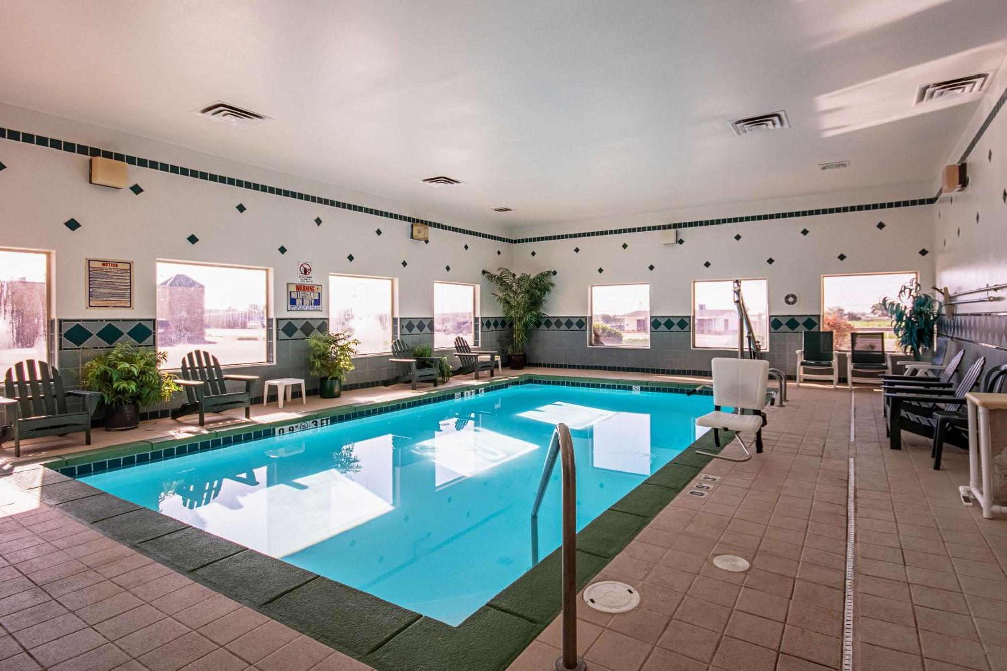 Quality Inn Dodge City Bagian luar foto