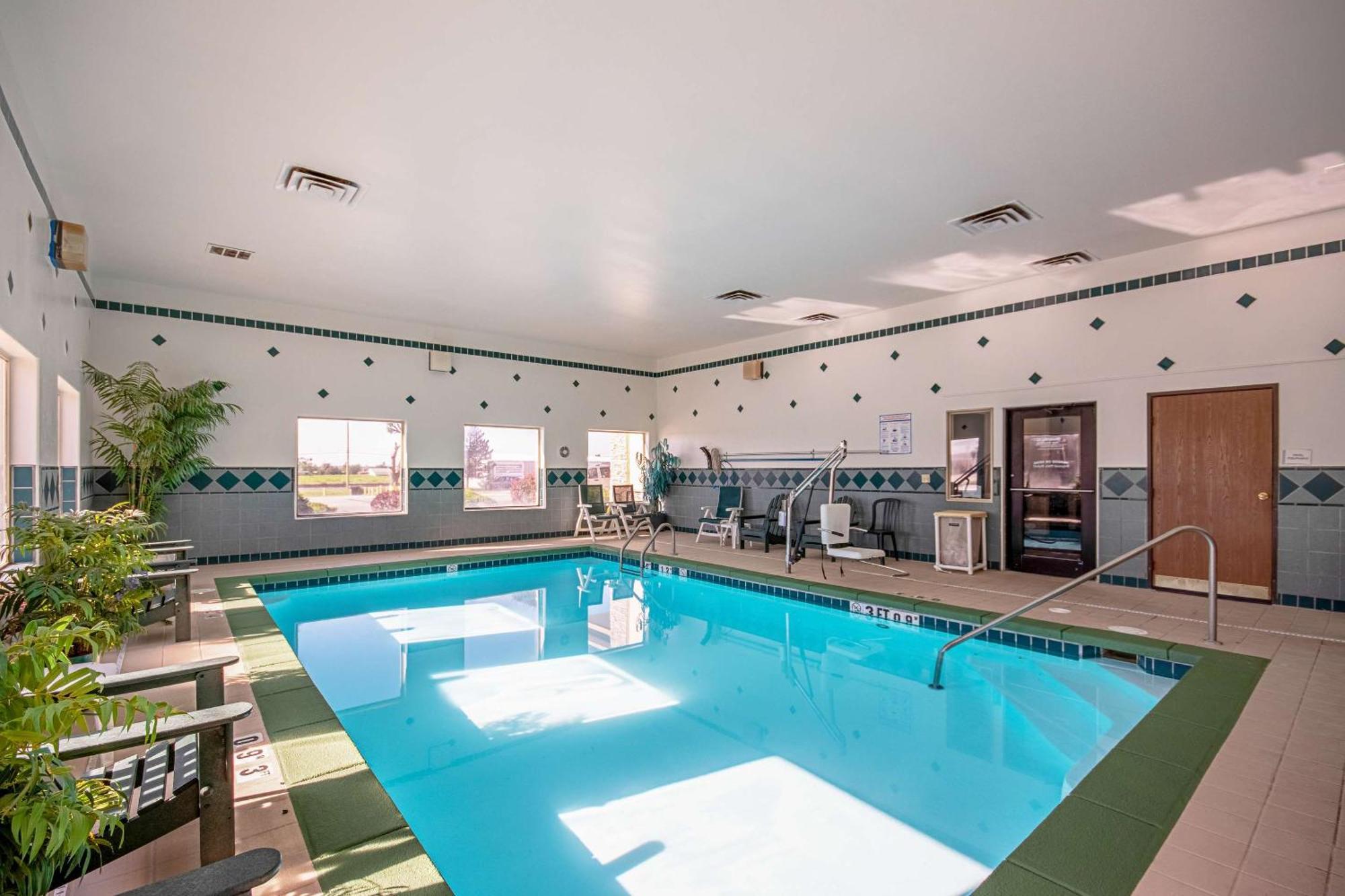 Quality Inn Dodge City Bagian luar foto