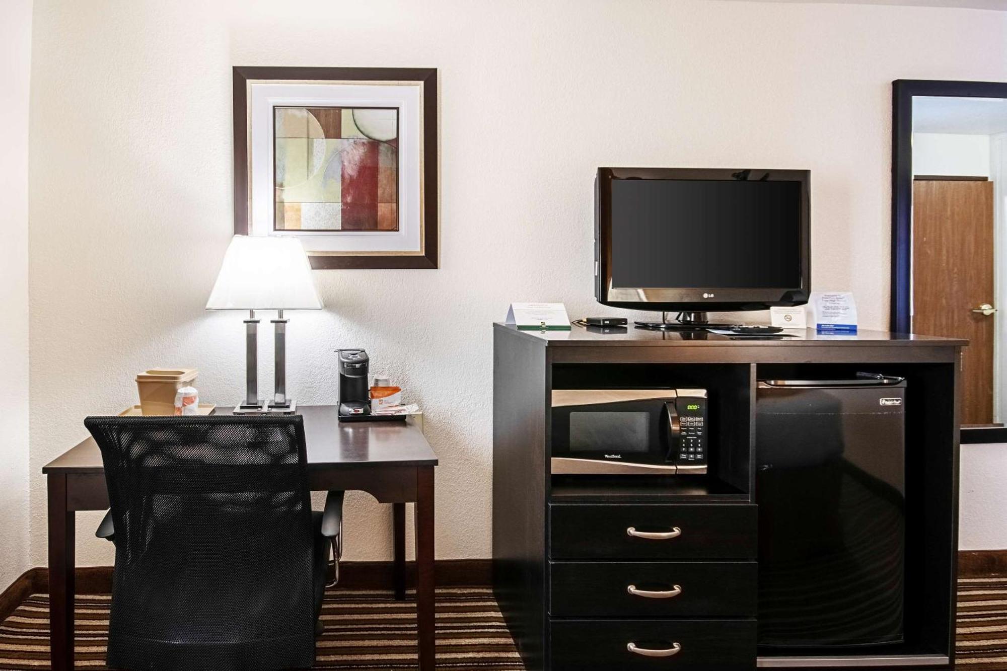Quality Inn Dodge City Bagian luar foto