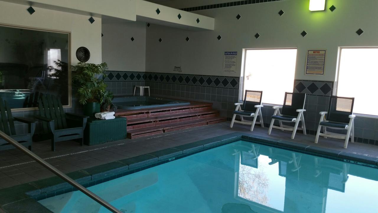 Quality Inn Dodge City Bagian luar foto