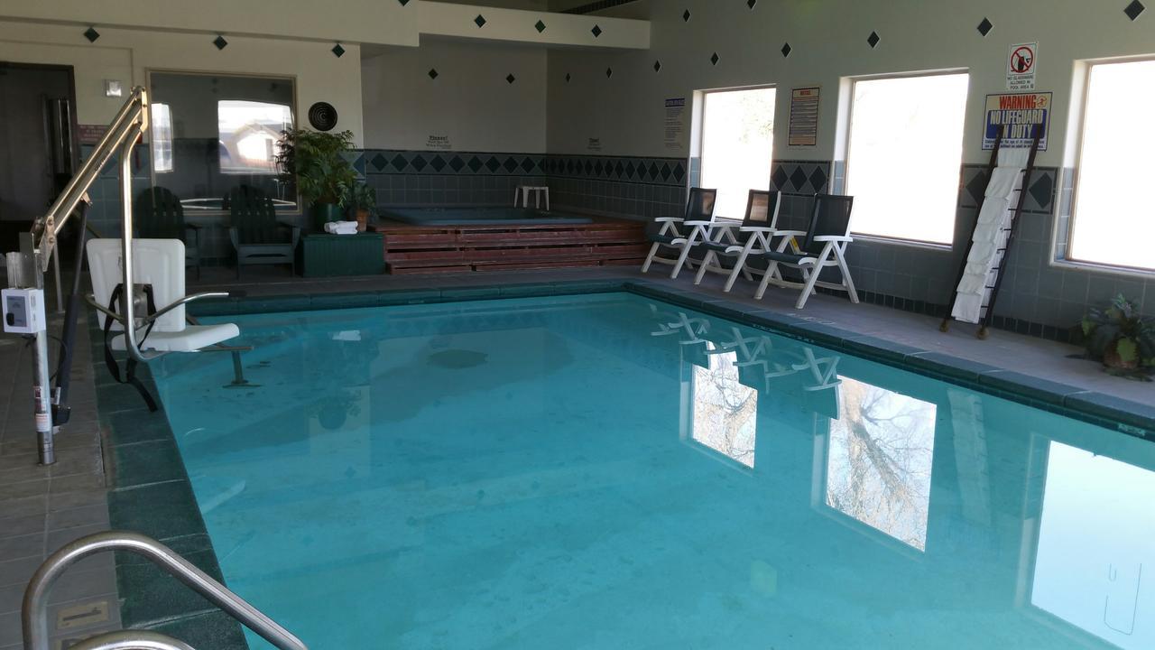 Quality Inn Dodge City Bagian luar foto