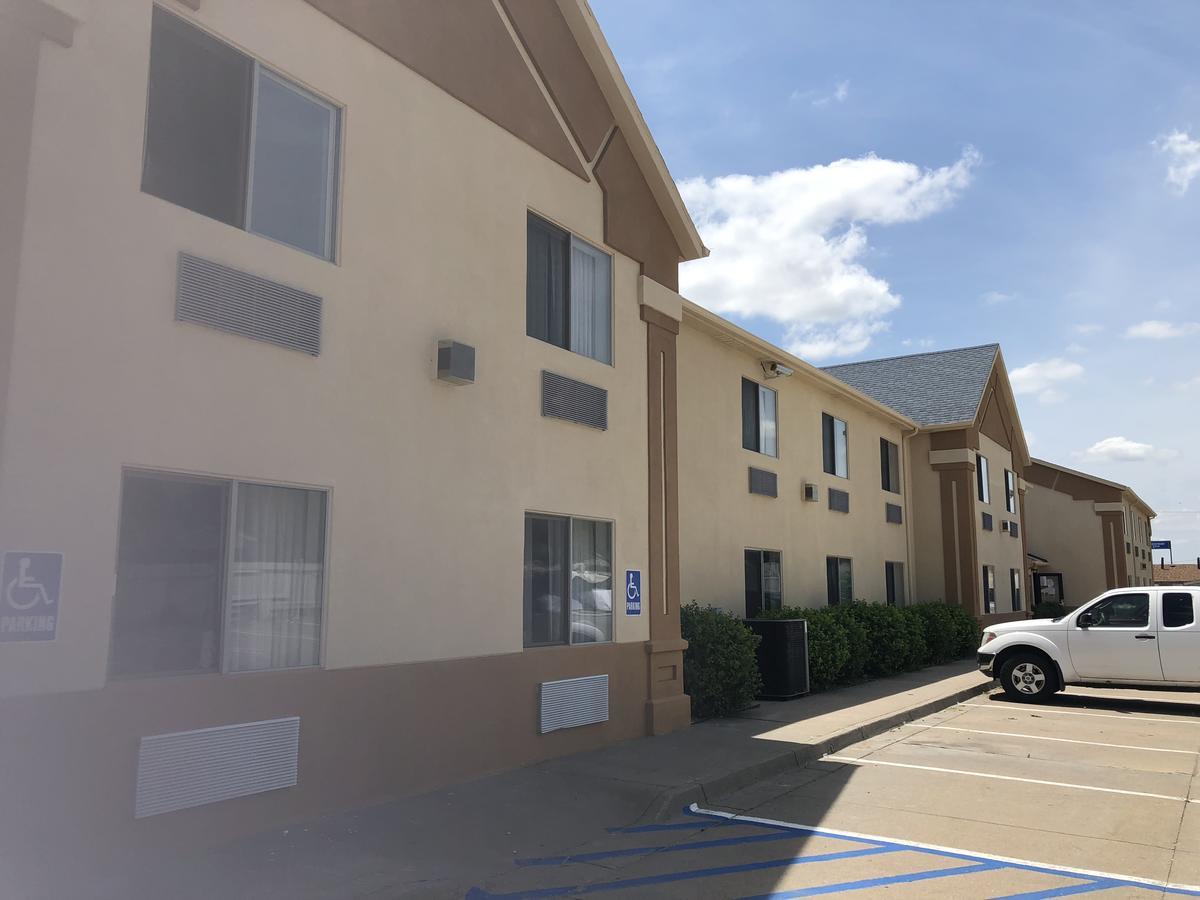 Quality Inn Dodge City Bagian luar foto