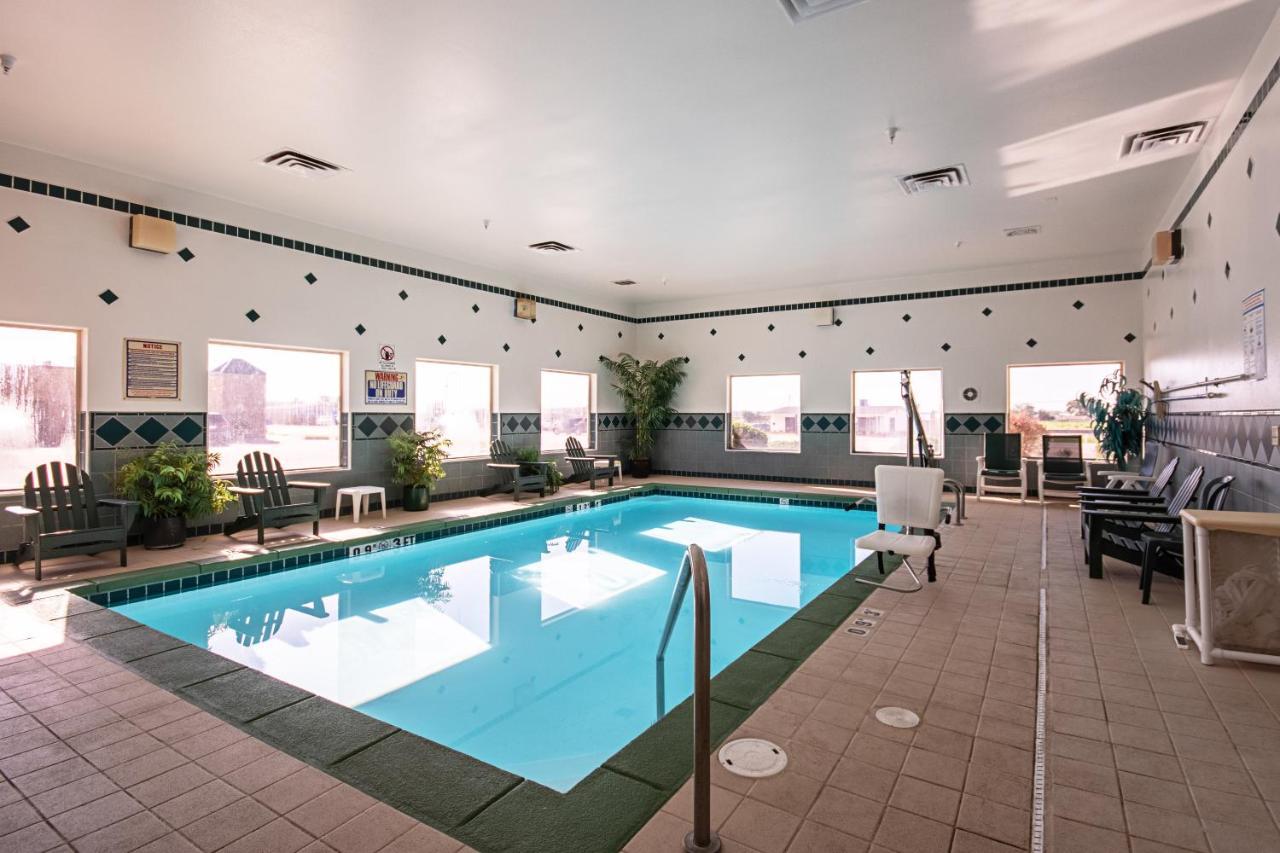 Quality Inn Dodge City Bagian luar foto