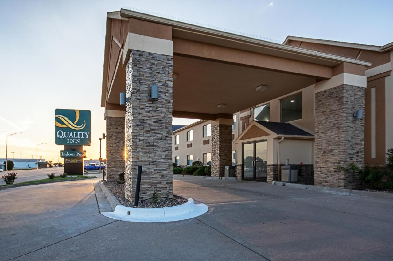Quality Inn Dodge City Bagian luar foto